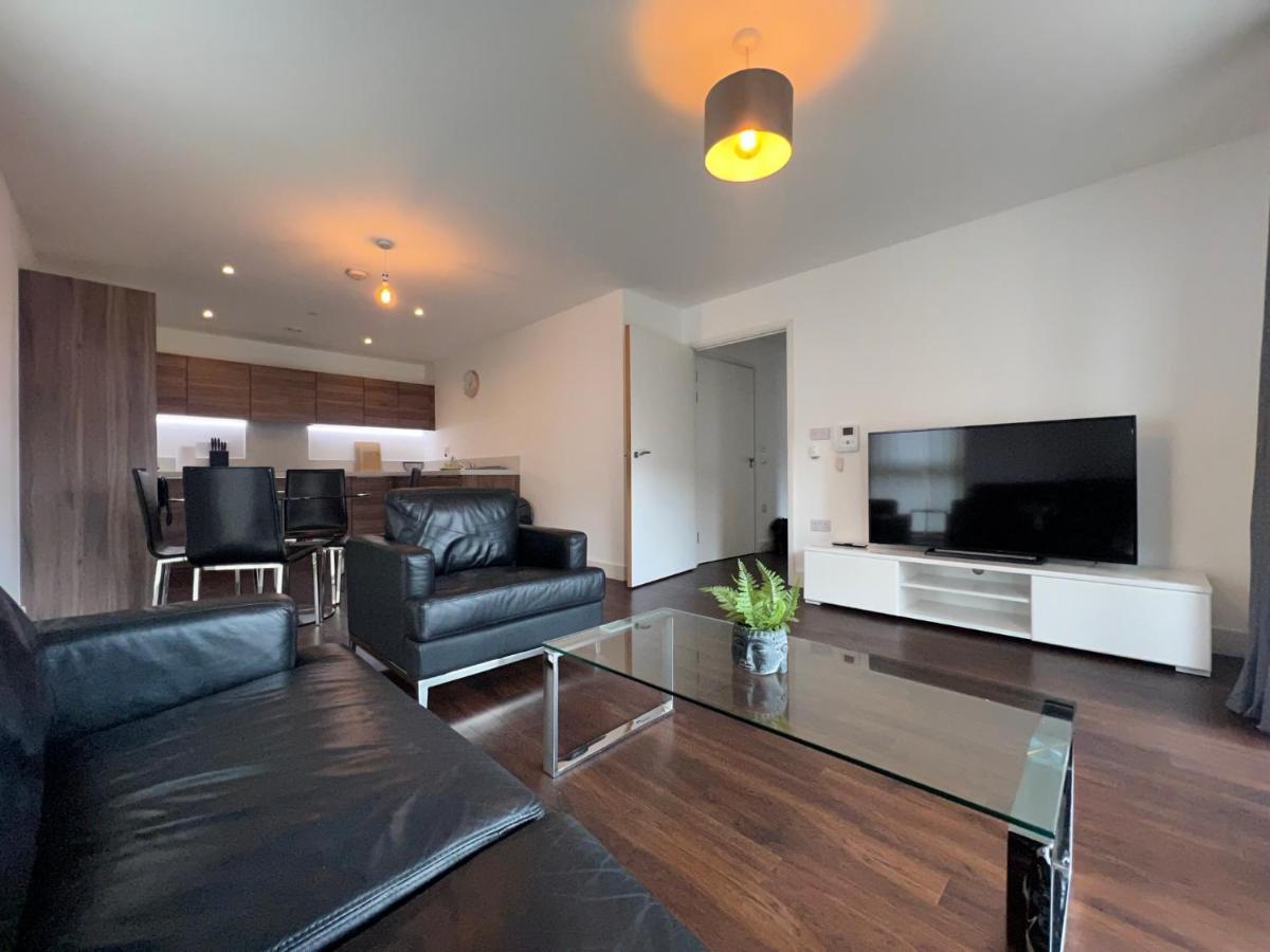 Modern 2Br 2Ba Apt Wparking Sleeps 6 Comfortably London Bagian luar foto